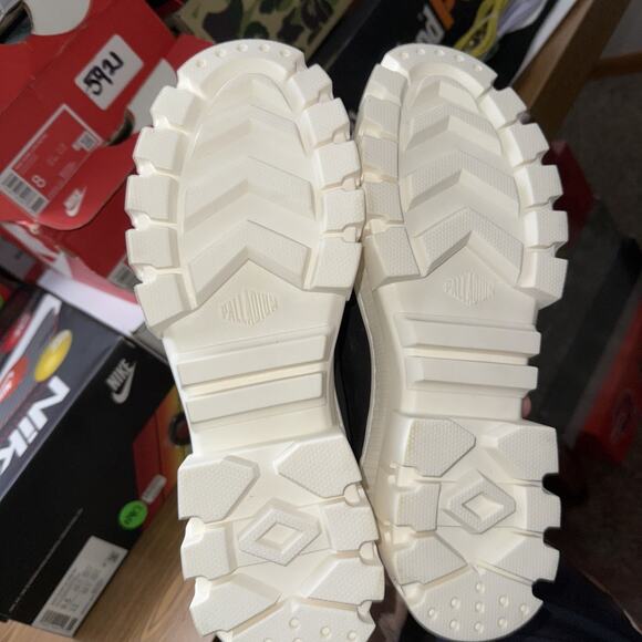 Palladium Revolt Lo TX Platform Boots Women 8 Black Chunky Gorpcore BS545 - Picture 5 of 5